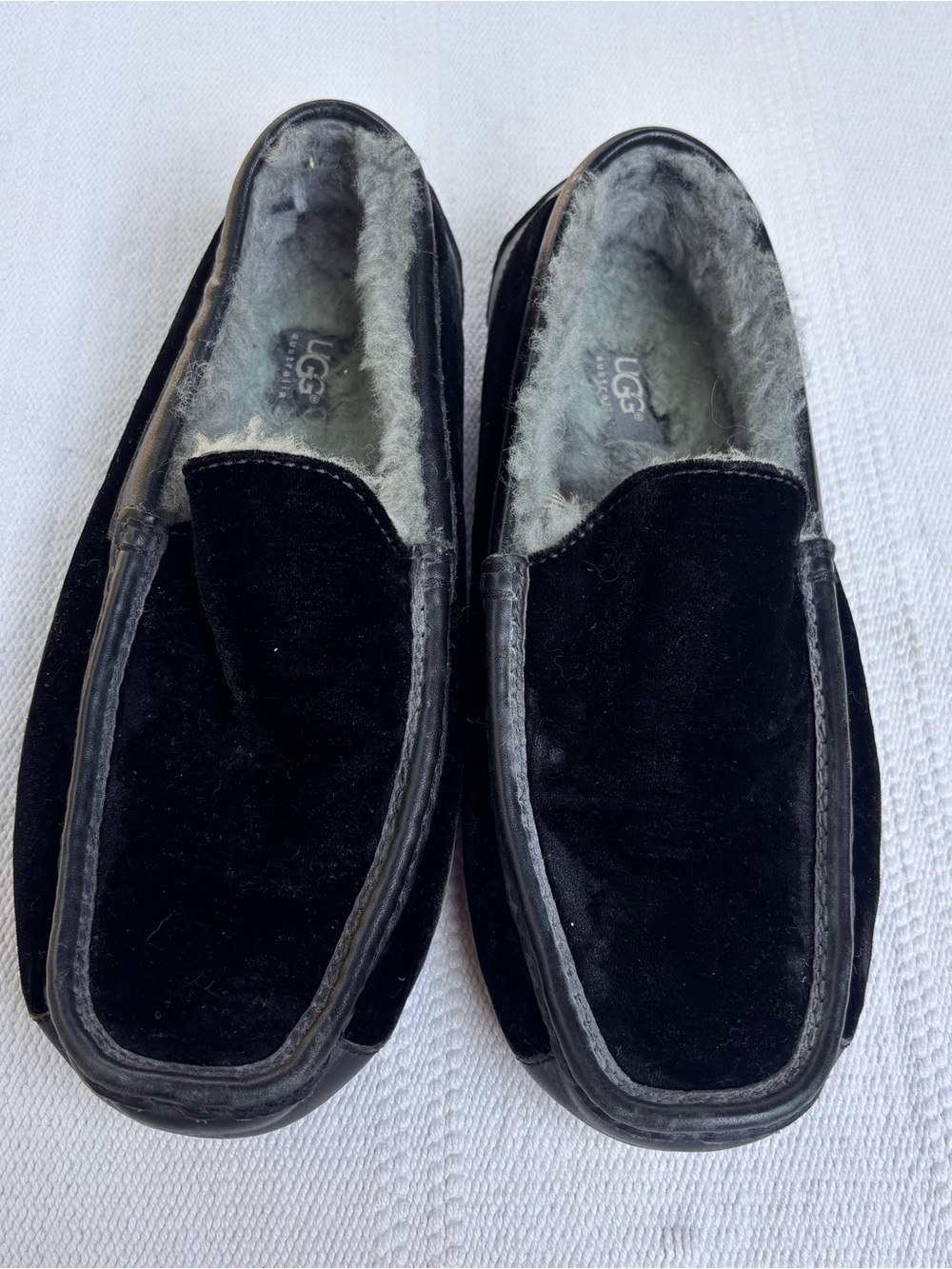UGG Men's Ascot slippers size us 10
